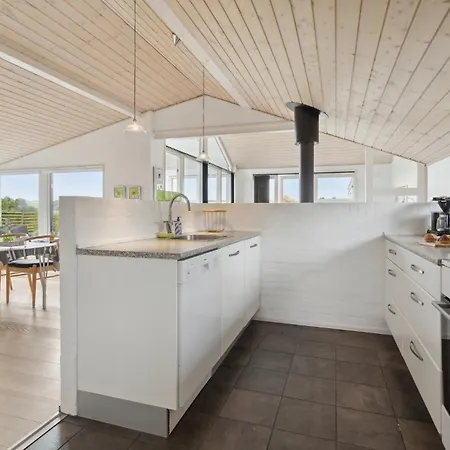 Nyaraló Stunning In With Wifi Broager